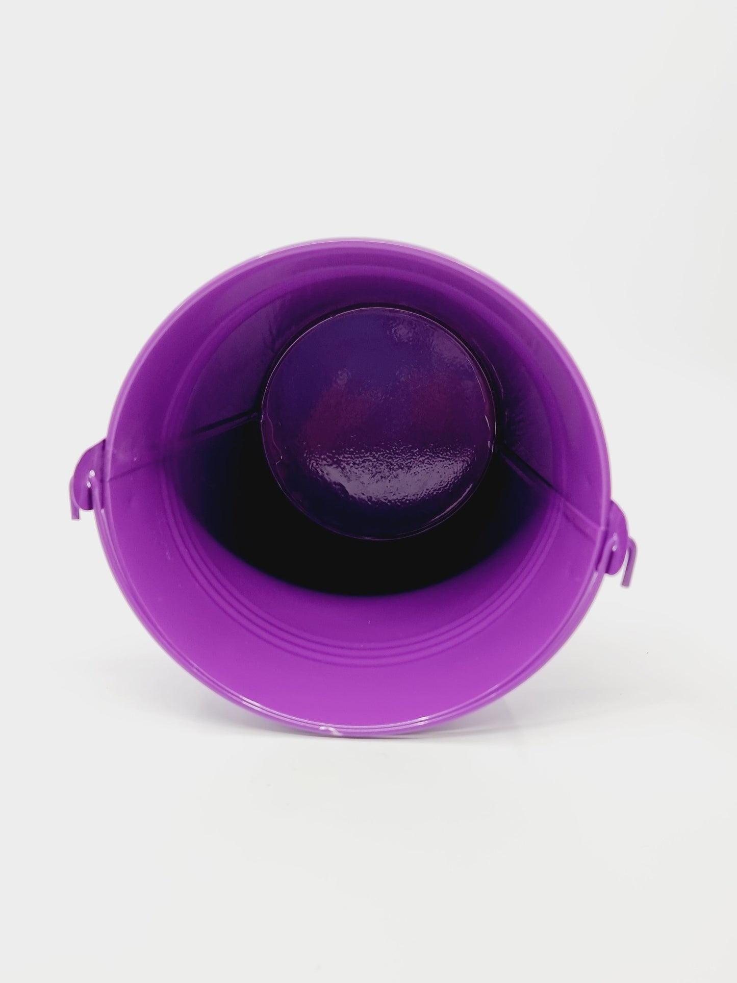 Seau/pot de fleur violet