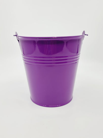 Seau/pot de fleur violet