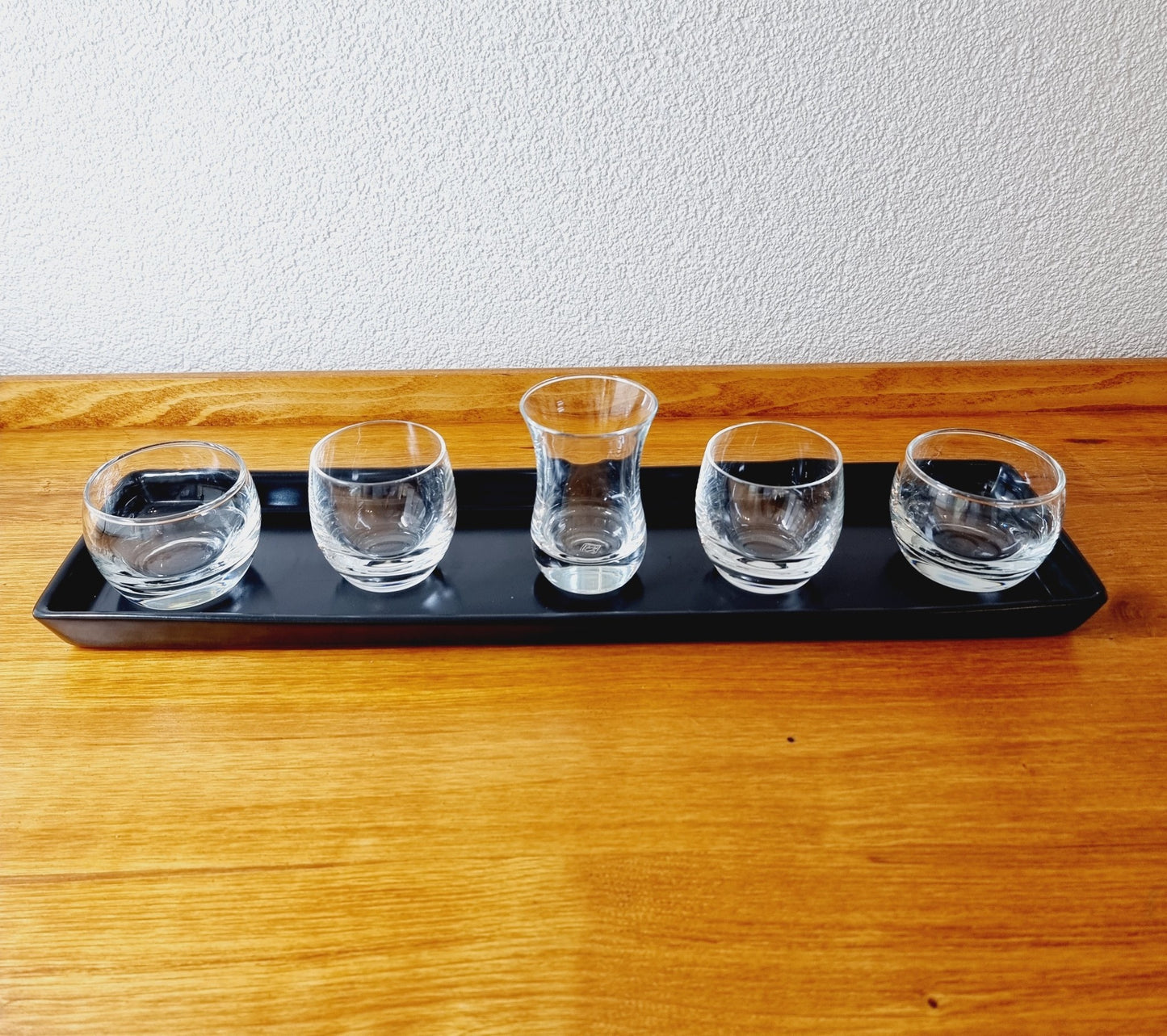 Plat rectangulaire noir en céramique