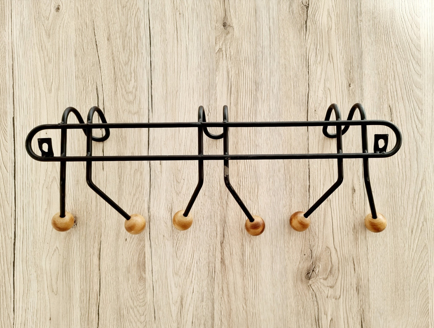 Patère avec boules en bois