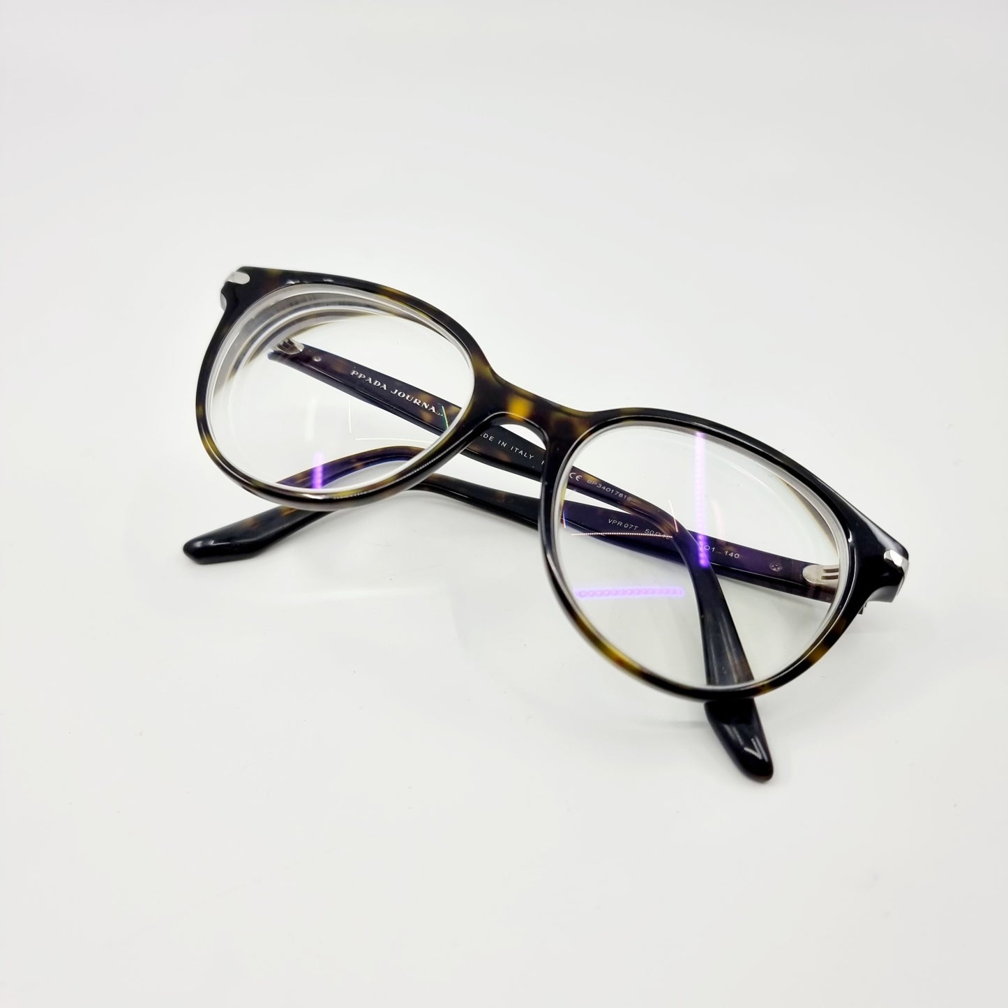 Monture - Prada Journal