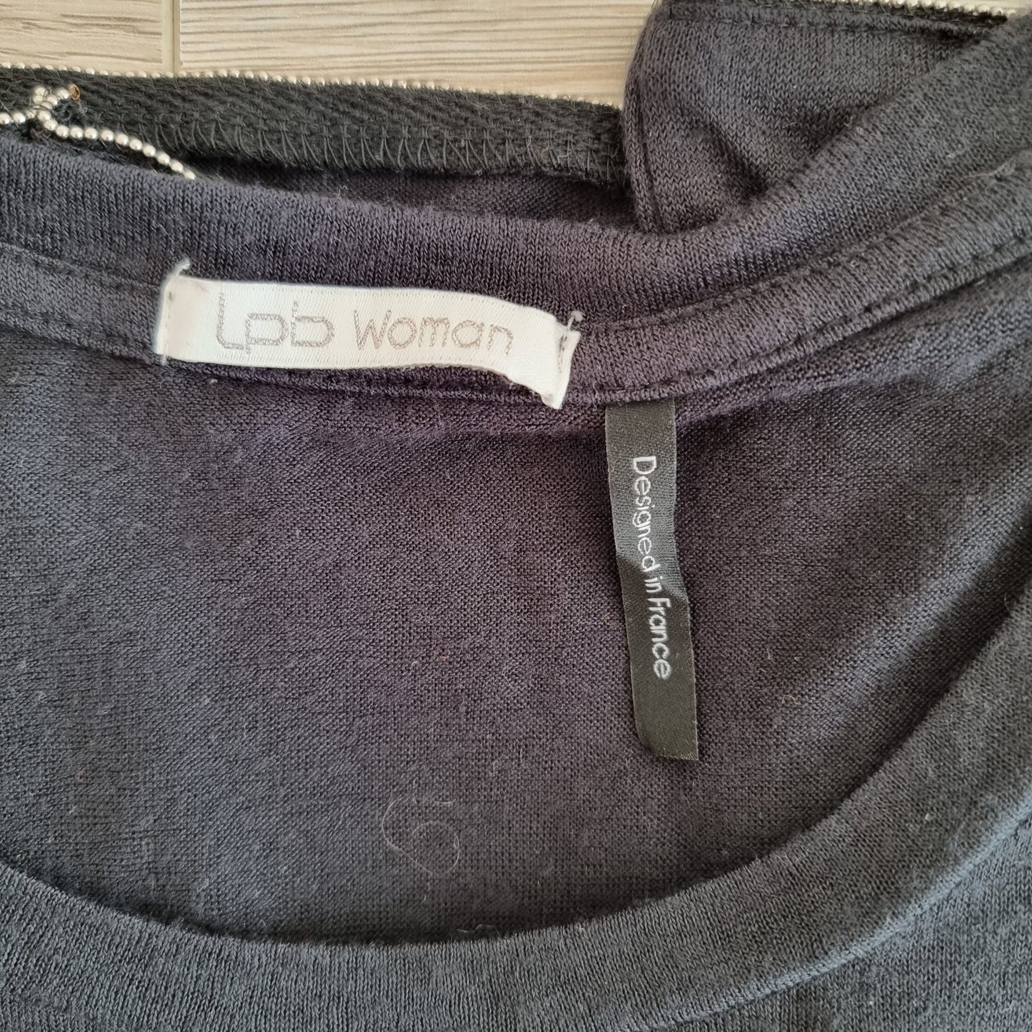 T-shirt noir ouvert derrière (SIZE : S/M)