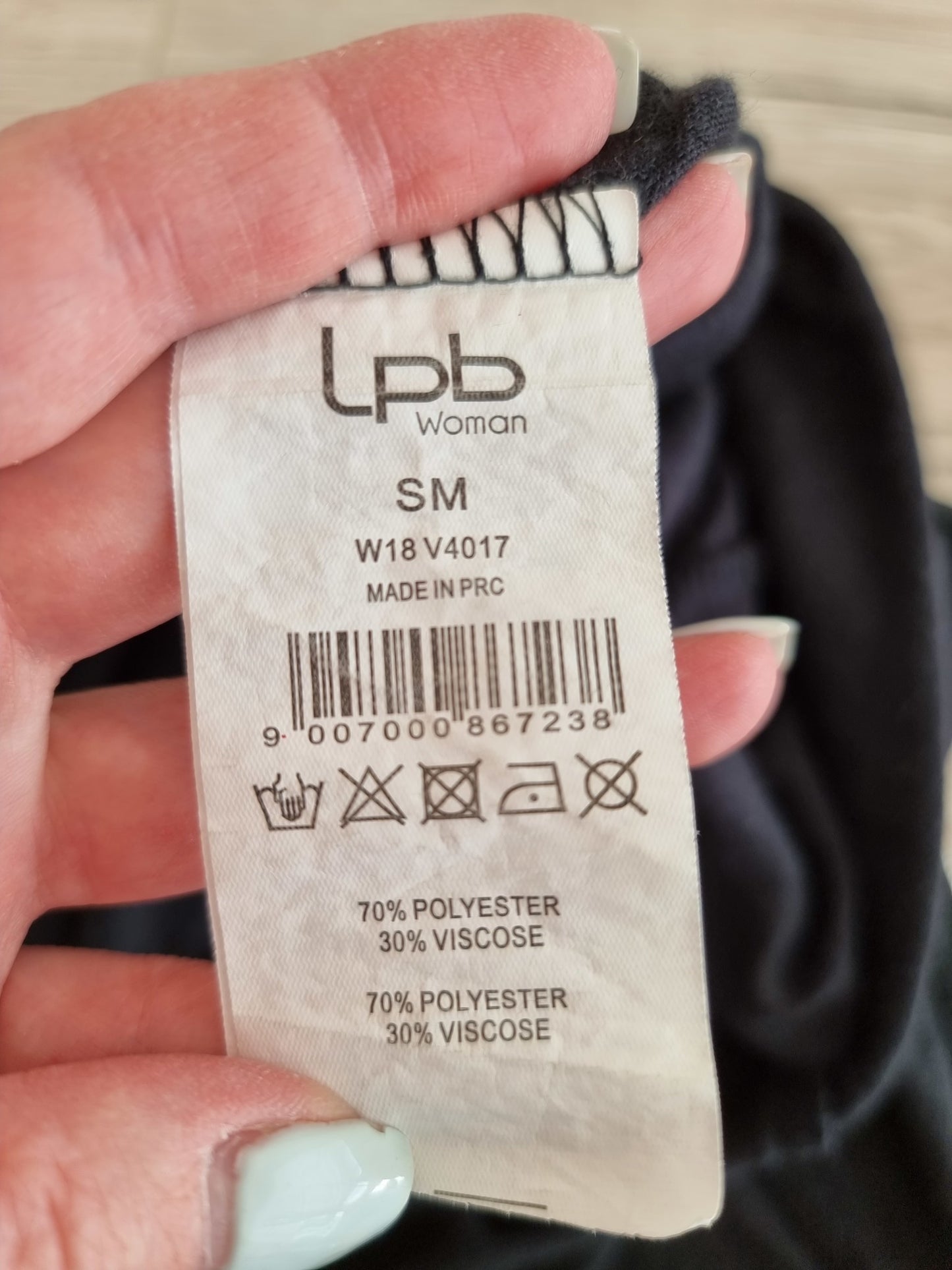 T-shirt noir ouvert derrière (SIZE : S/M)