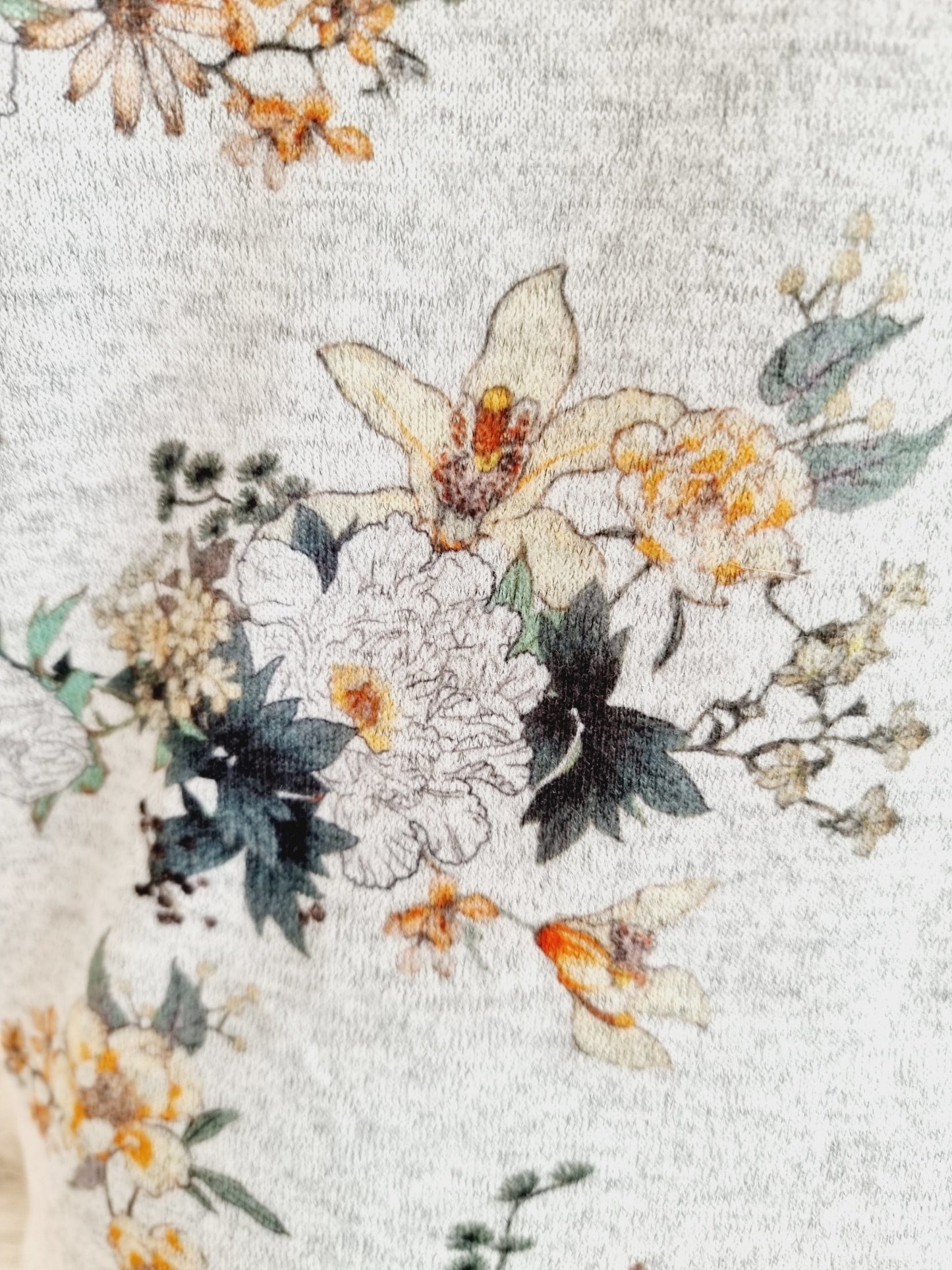 Pull fleuri aux manches bouffantes (SIZE : L)