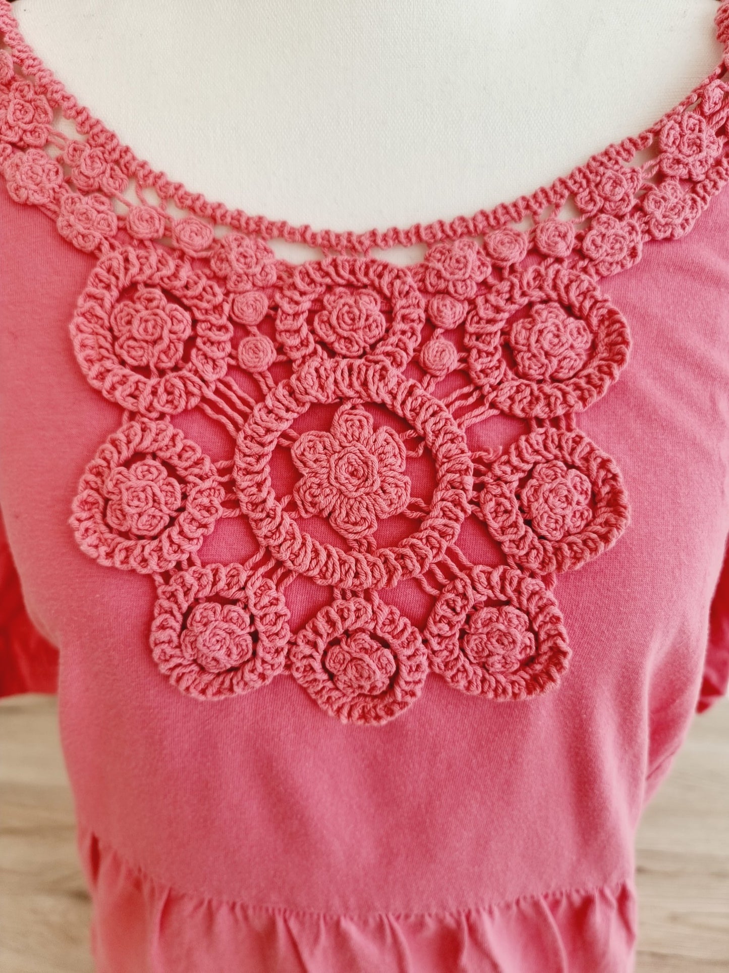 T-shirt rose brodé (SIZE : EUR 46)