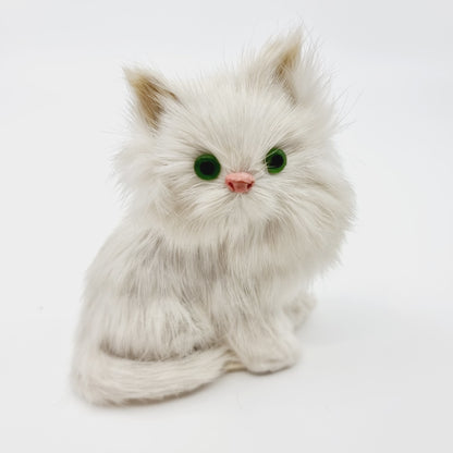 Petit chat blanc poilu (Modèle n°82)