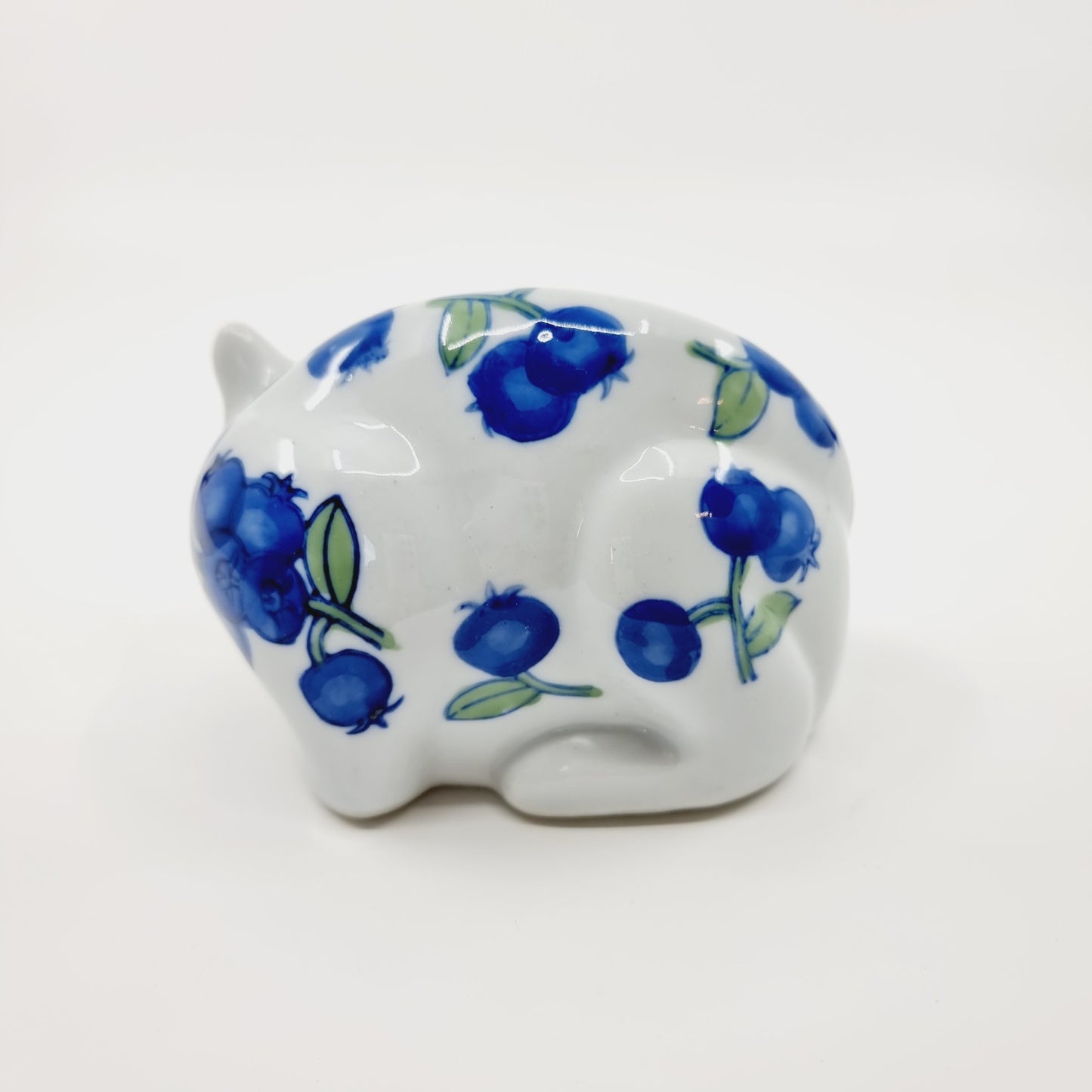 Chat en porcelaine aux fleurs bleues (Modèle n°15)
