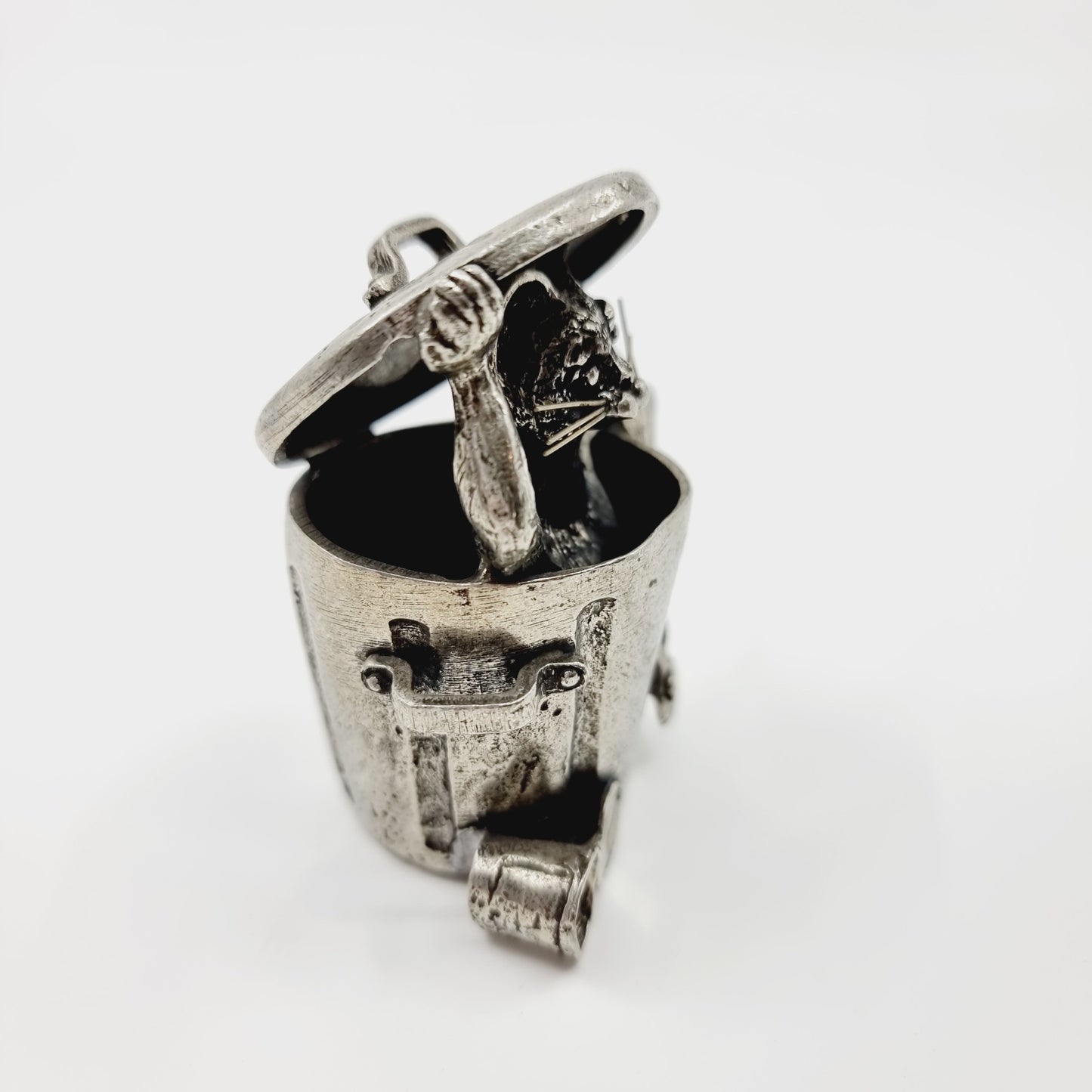 Chat à la poubelle de Michel Laude (Modèle n°18)