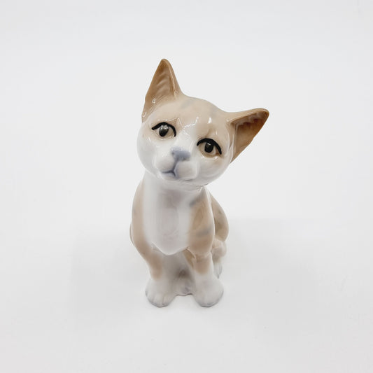 Chat assis brun/blanc (Modèle n°8)