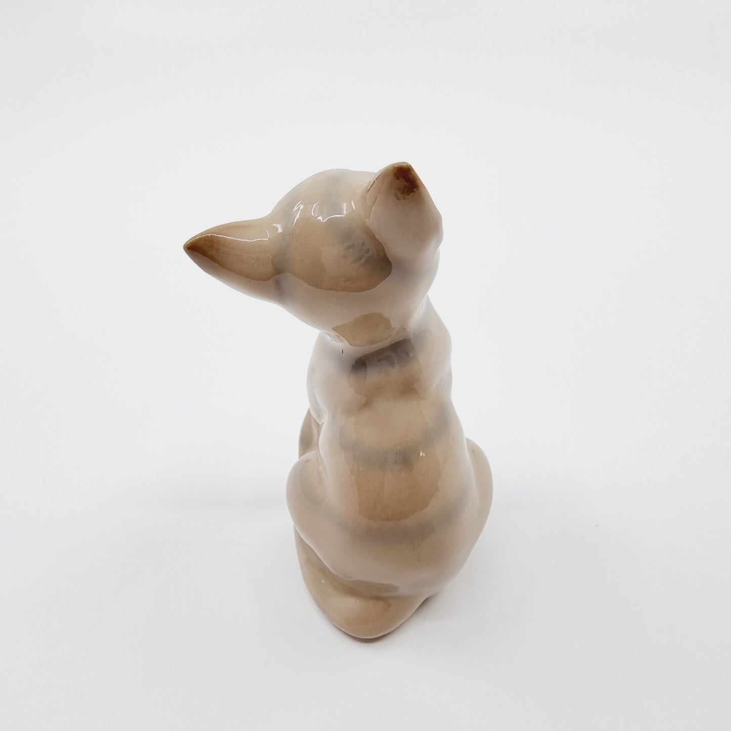 Chat assis brun/blanc (Modèle n°8)