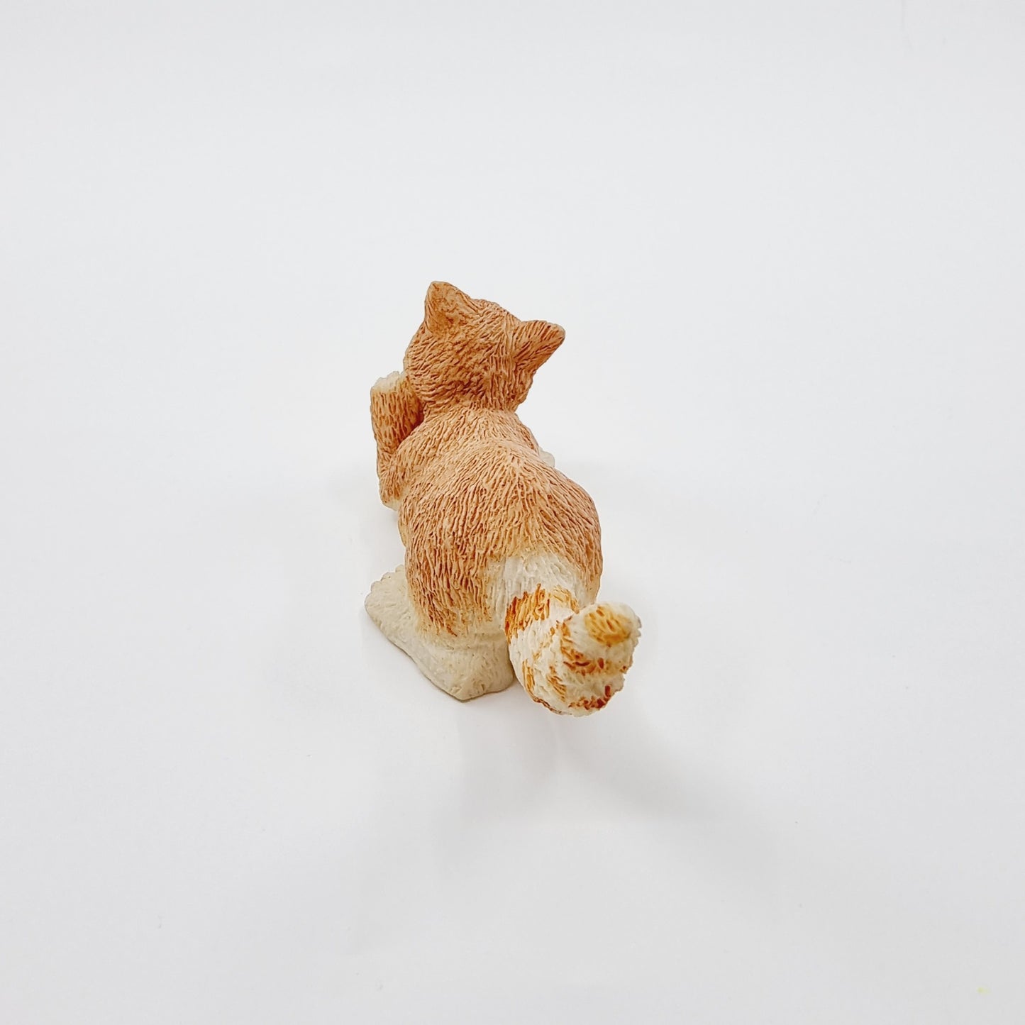 Petit chat roux en résine (Modèle n°84)