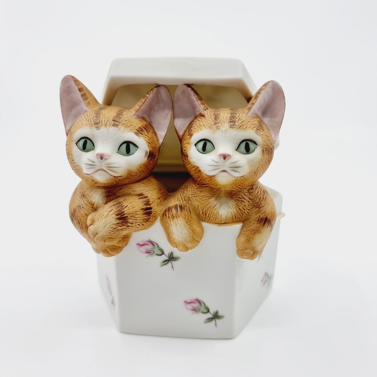 Boîte à musique chats (Modèle n°32)