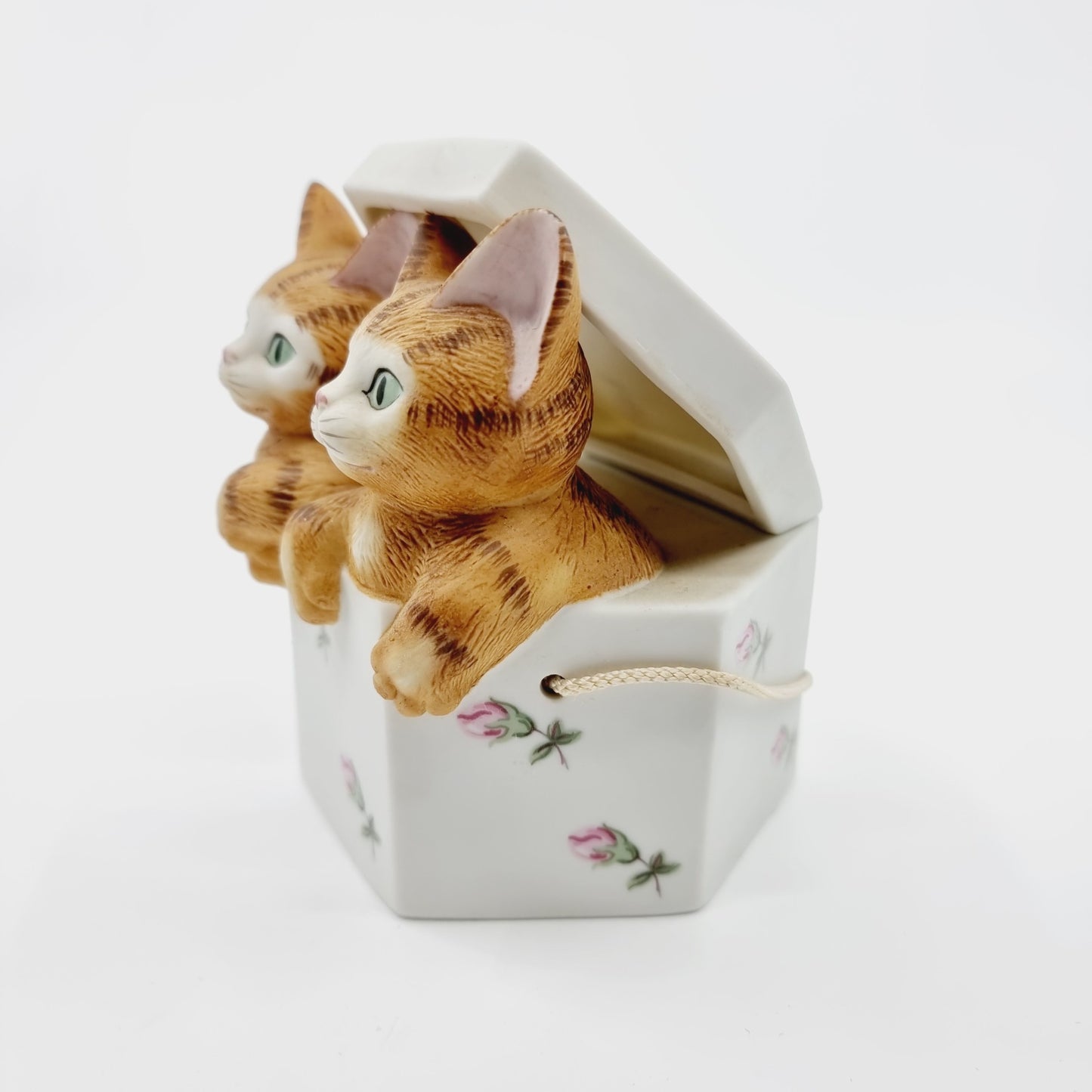 Boîte à musique chats (Modèle n°32)