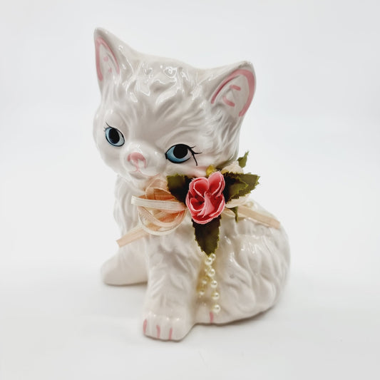Chat blanc au collier de fleurs (Modèle n°72)