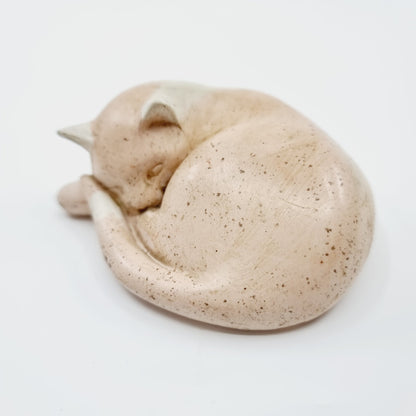 Chat endormi rosé (Modèle n°77)