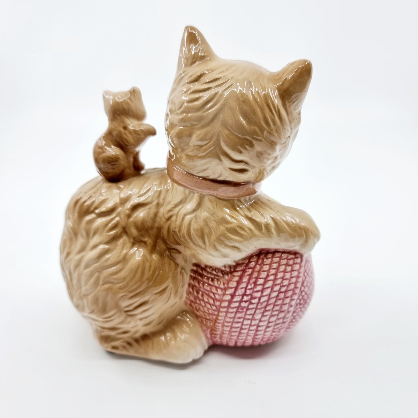 Maman chat avec pelote & son petit (Modèle n°60)