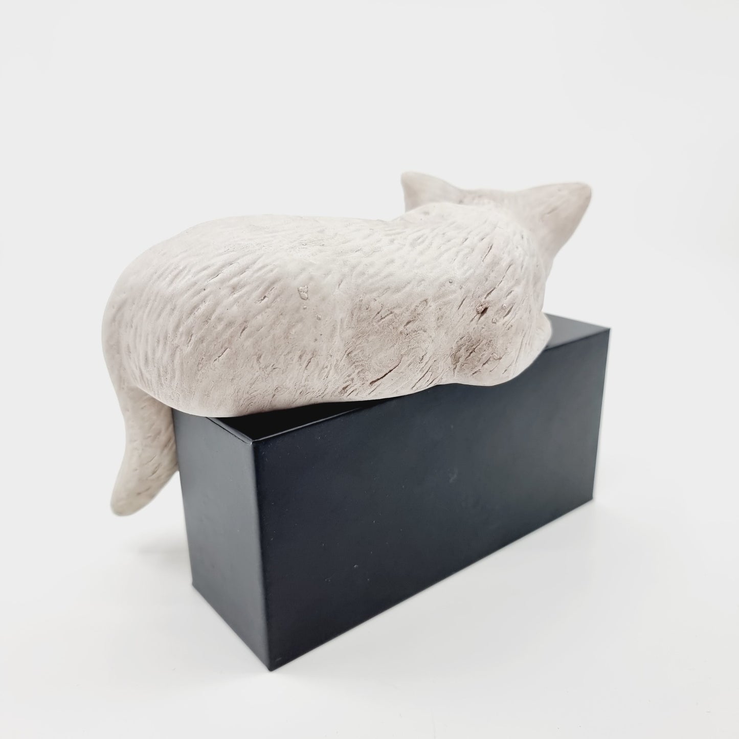 Chat blanc endormi pour rebord (Modèle n°54)