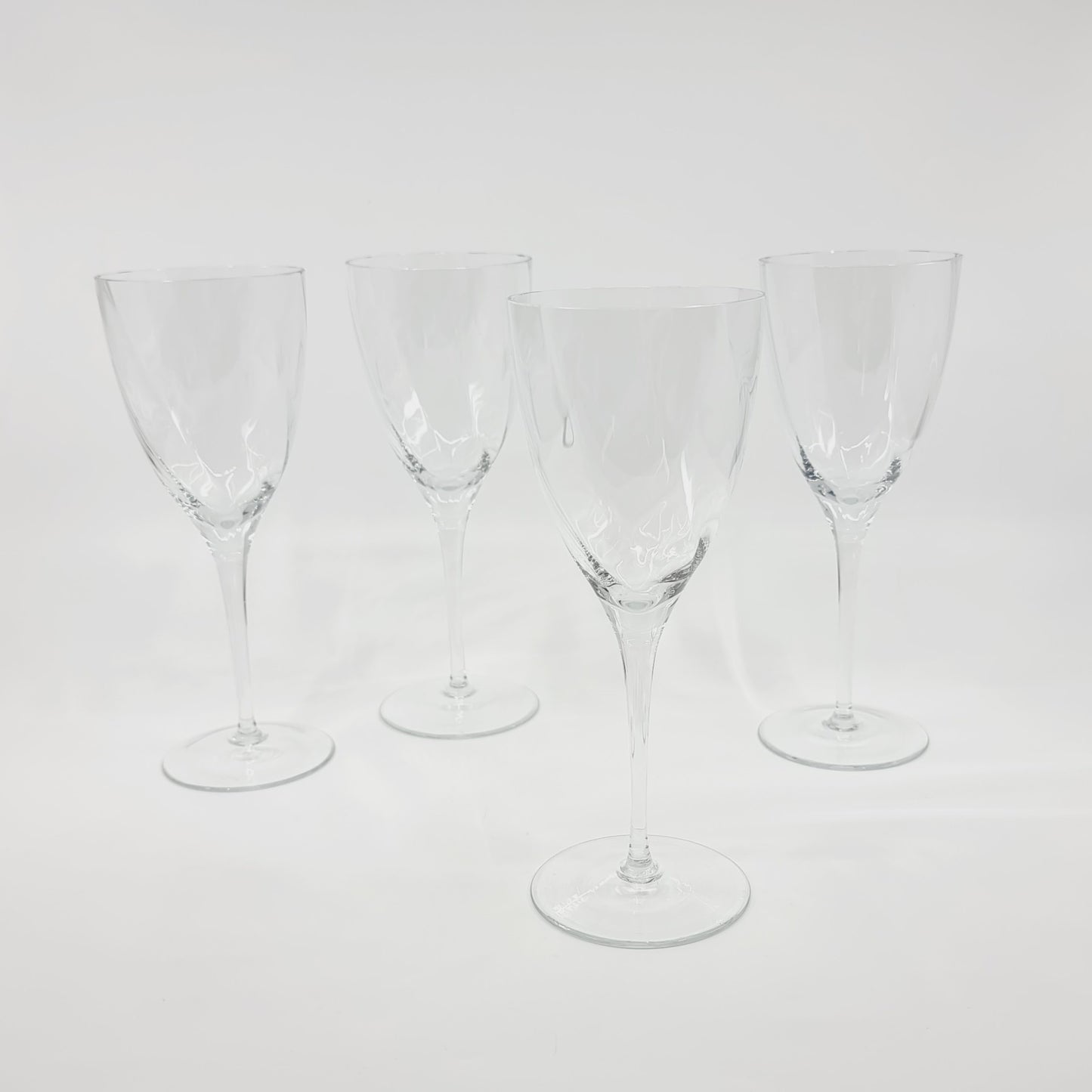 Verre à vin strié (4 pièces)