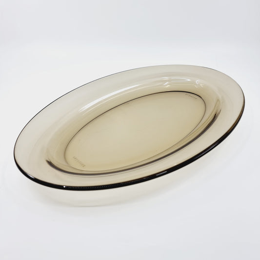 Plat ovale en verre fumé