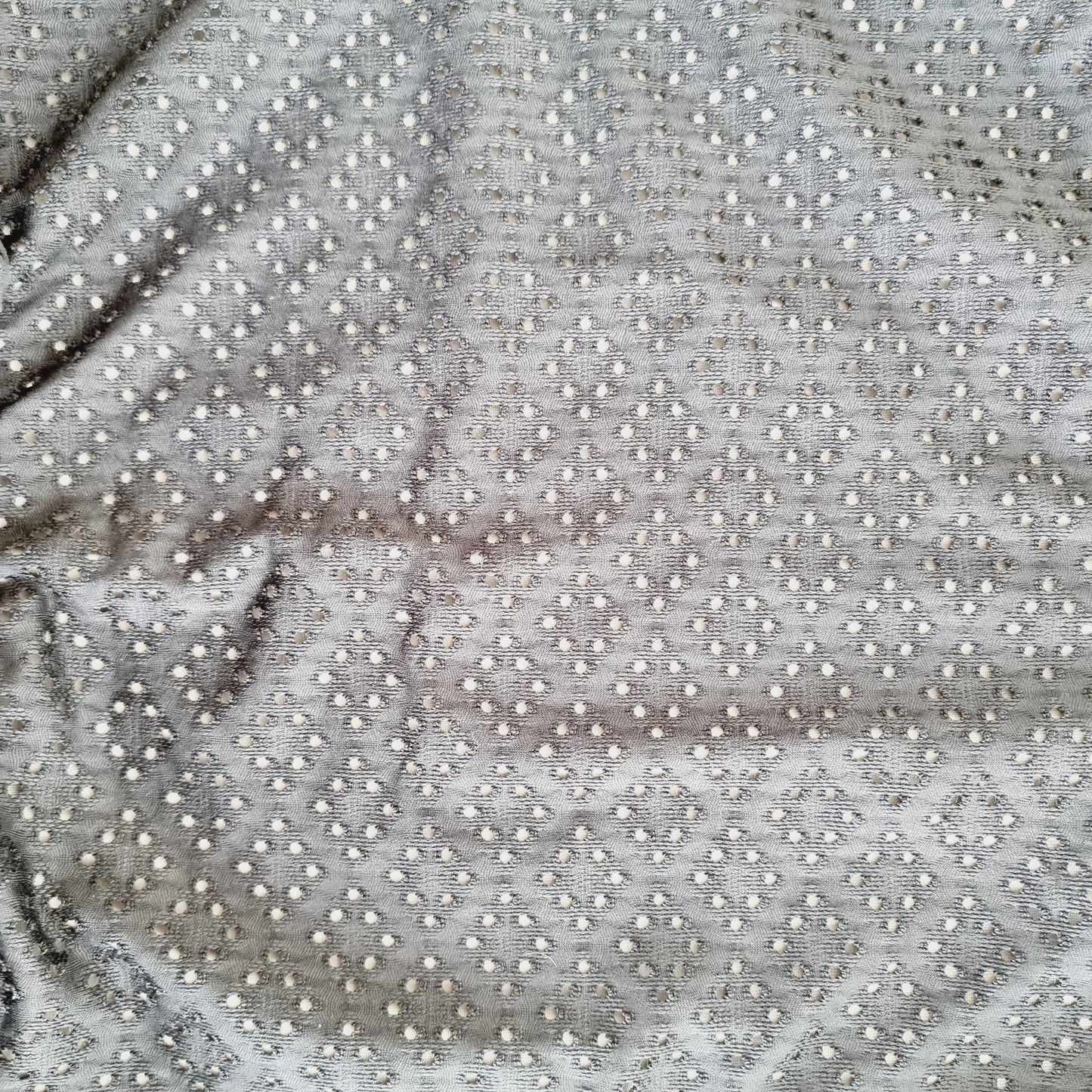 Robe noire perforée (SIZE : L)