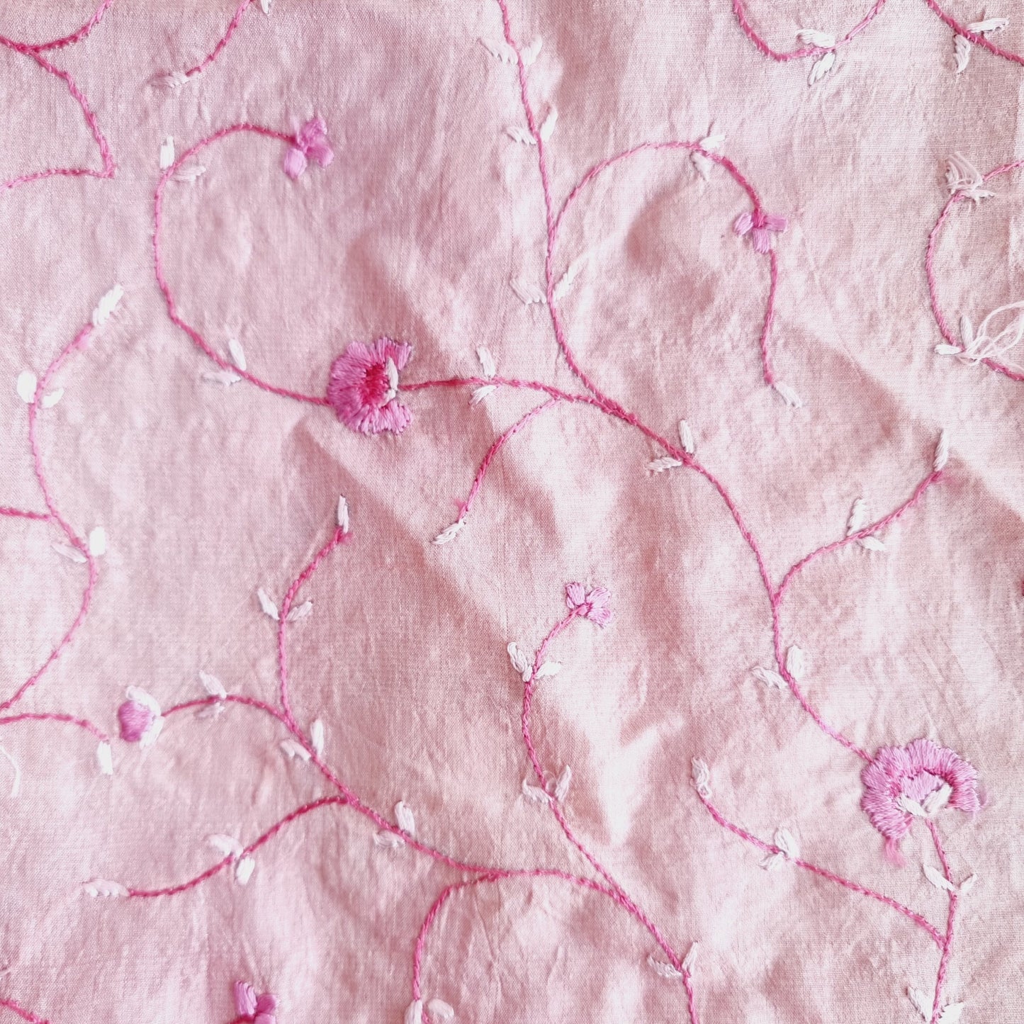 Foulard en soie - brodé