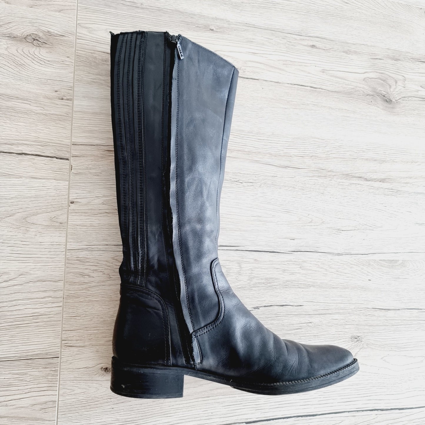 Botte en cuir noire (Pointure : 41)