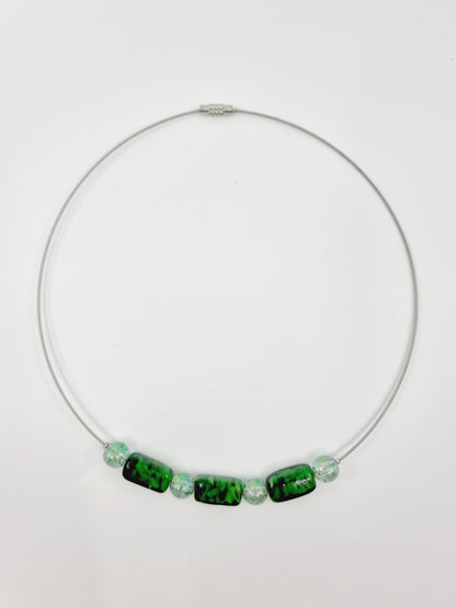 Collier cerceau - perles vertes