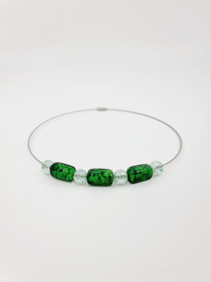 Collier cerceau - perles vertes