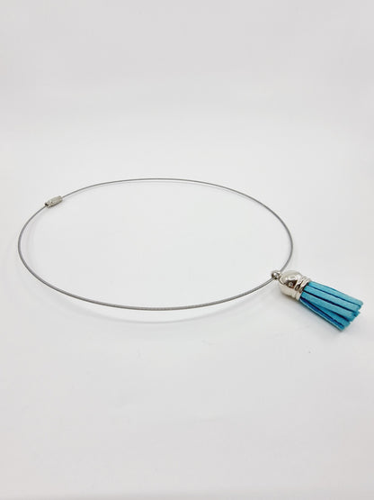 Collier cerceau - Pompon bleu ciel
