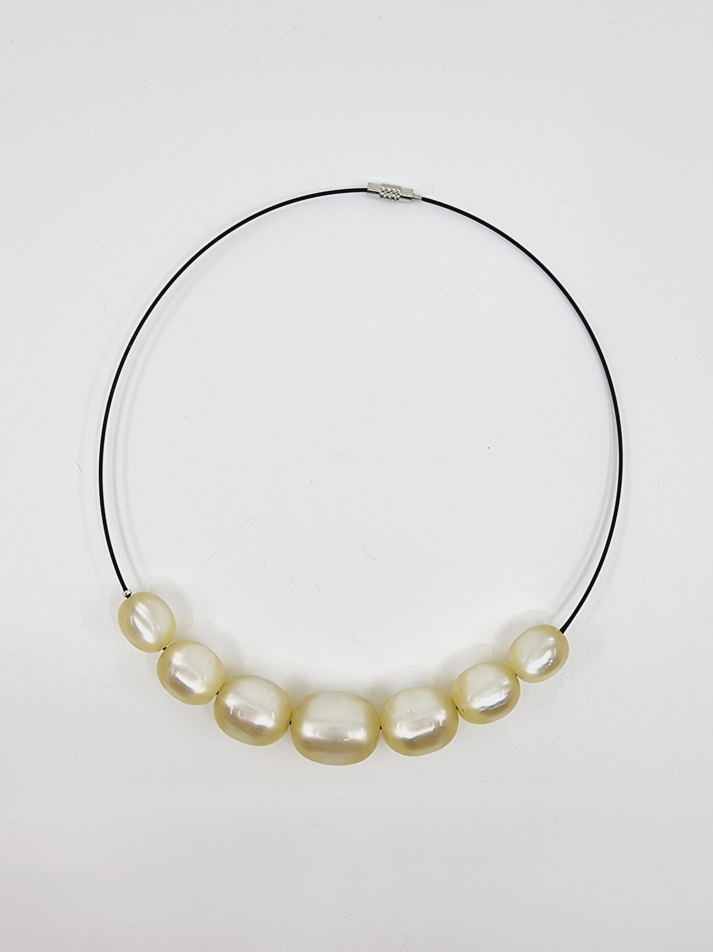 Collier cerceau, bracelet & boucles d'oreilles - perles nacrées