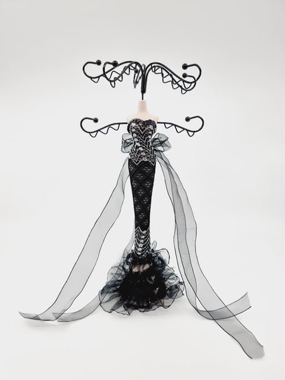 Support à bijoux - robe de soirée