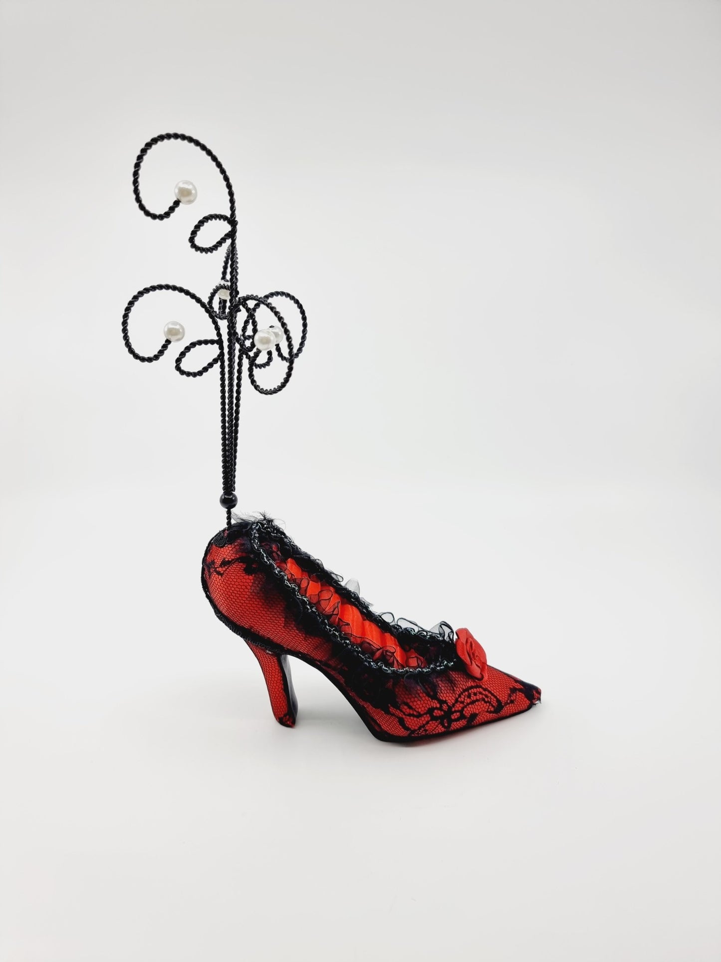 Support à bijoux - escarpin rouge & noir