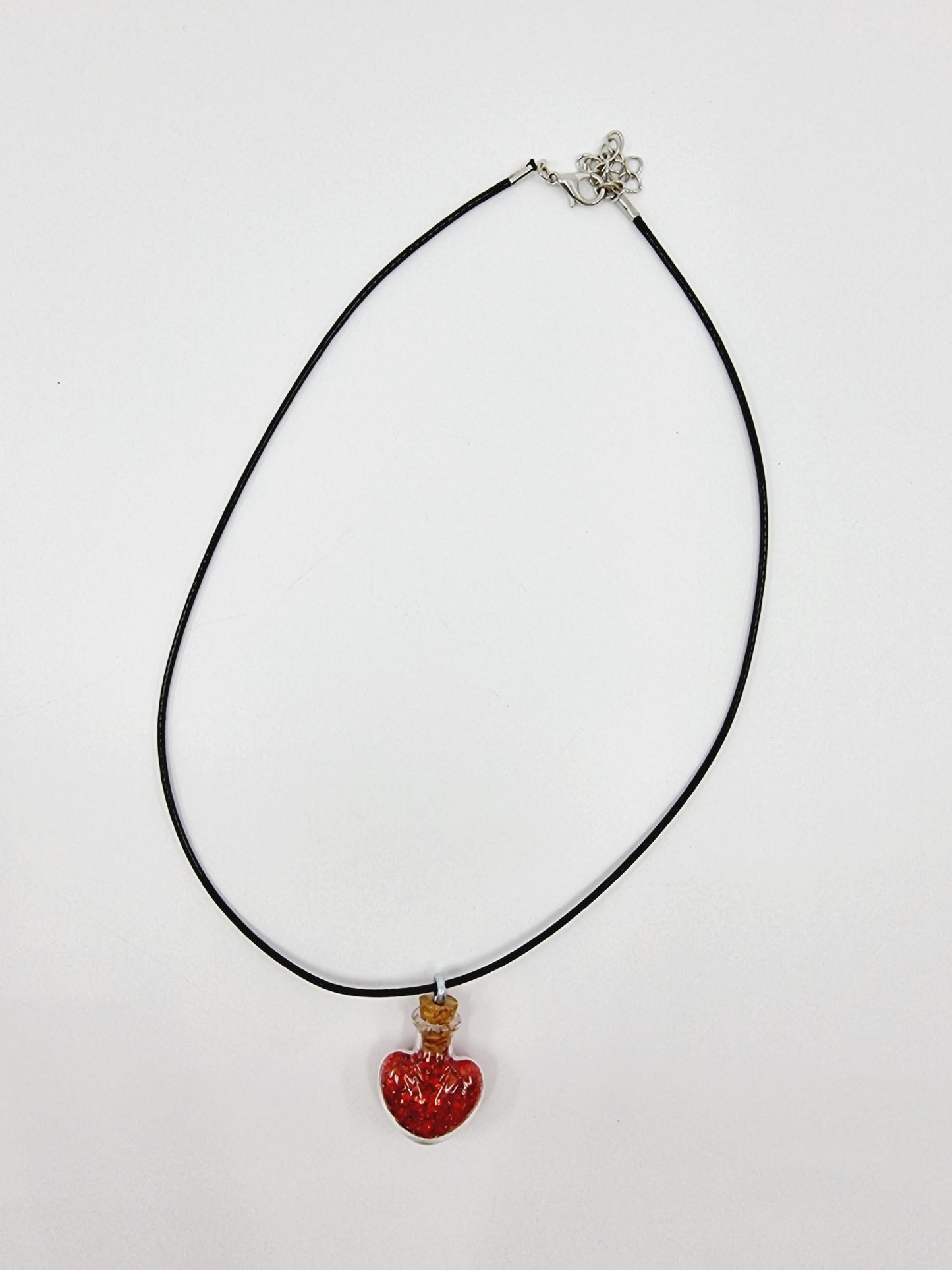 Collier fiole - coeur rouge