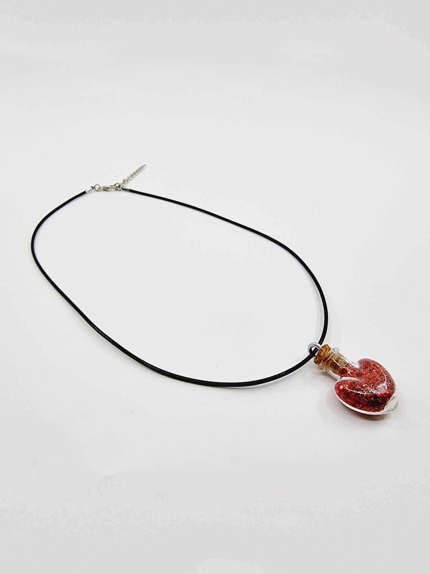 Collier fiole - coeur rouge