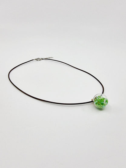 Collier boule - étoiles vertes