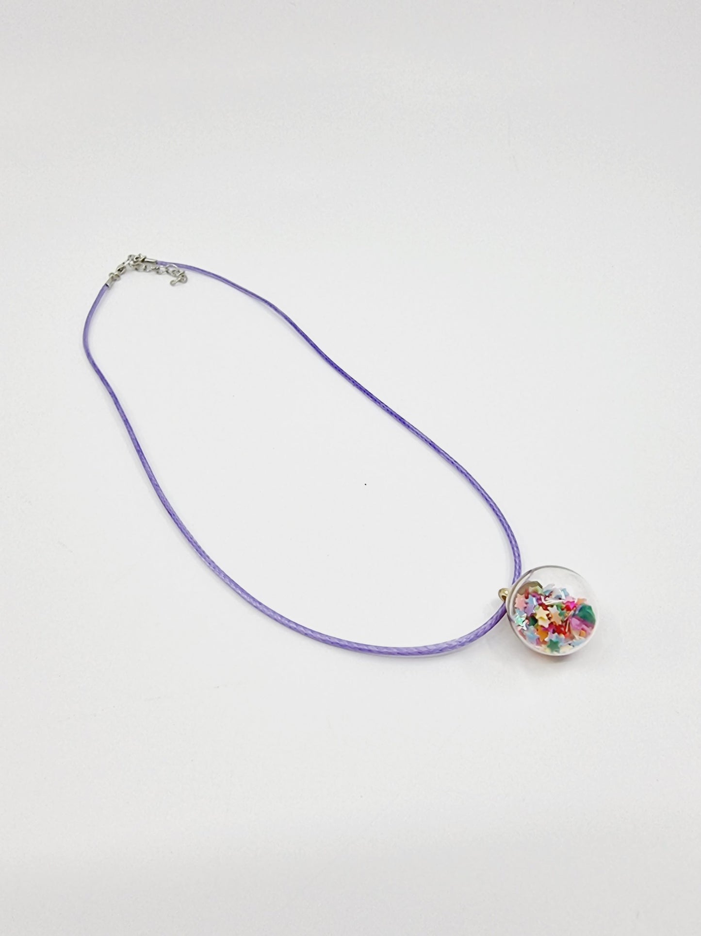 Collier boule - étoiles multicolores