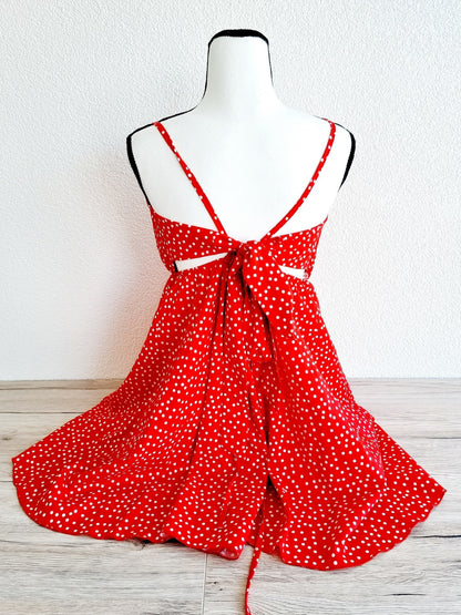 Robe rouge à pois (SIZE : taille unique)