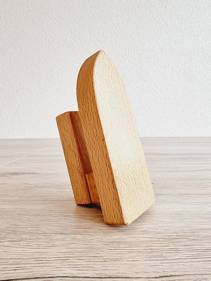 Planche et fer à repasser en bois