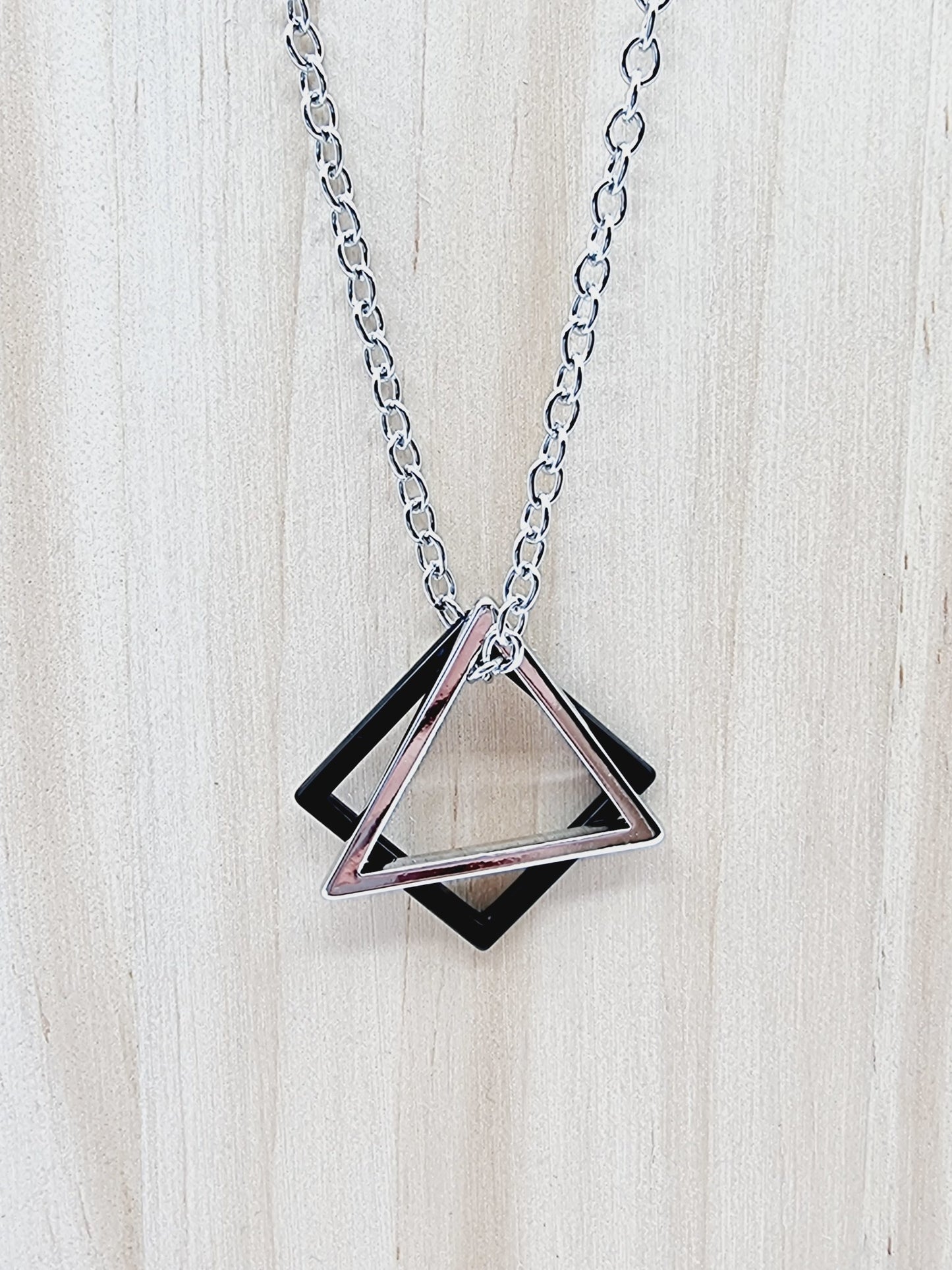 Collier géométrique