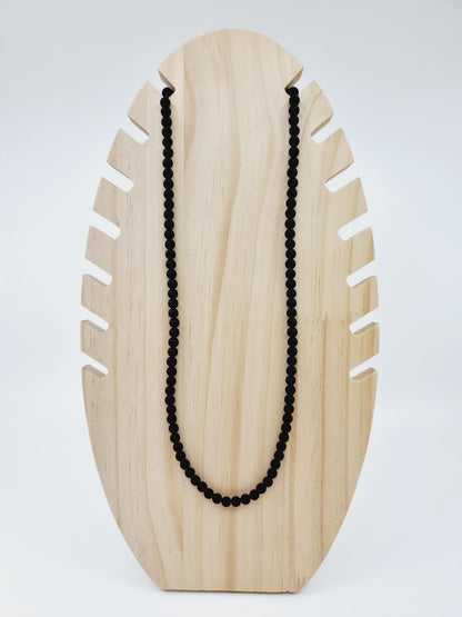 Collier en perles noires mates