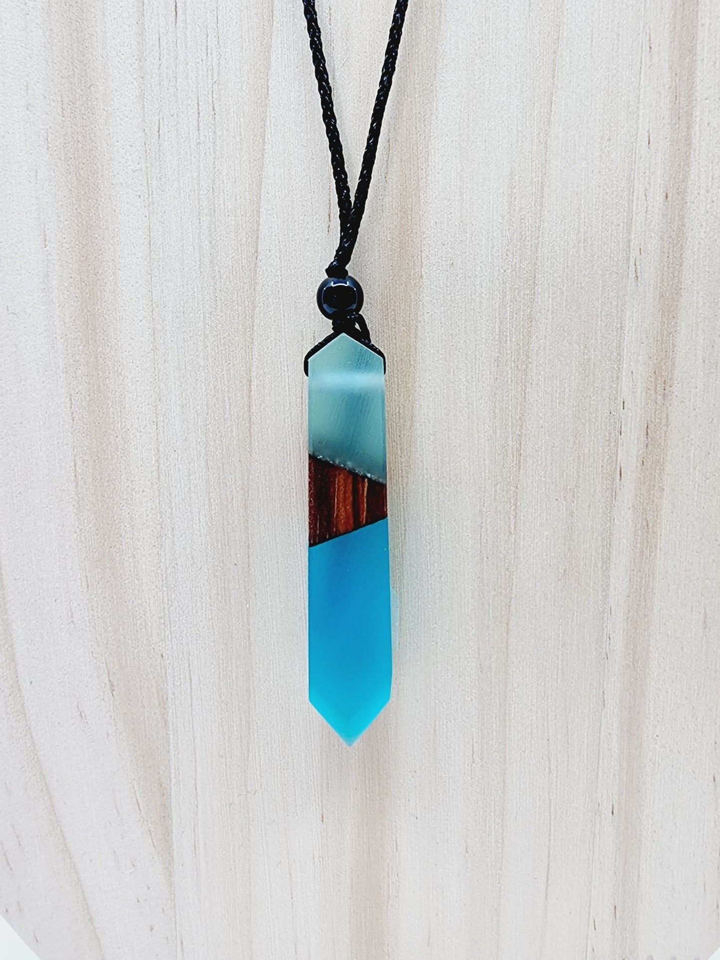 Collier en résine & bois - Léo