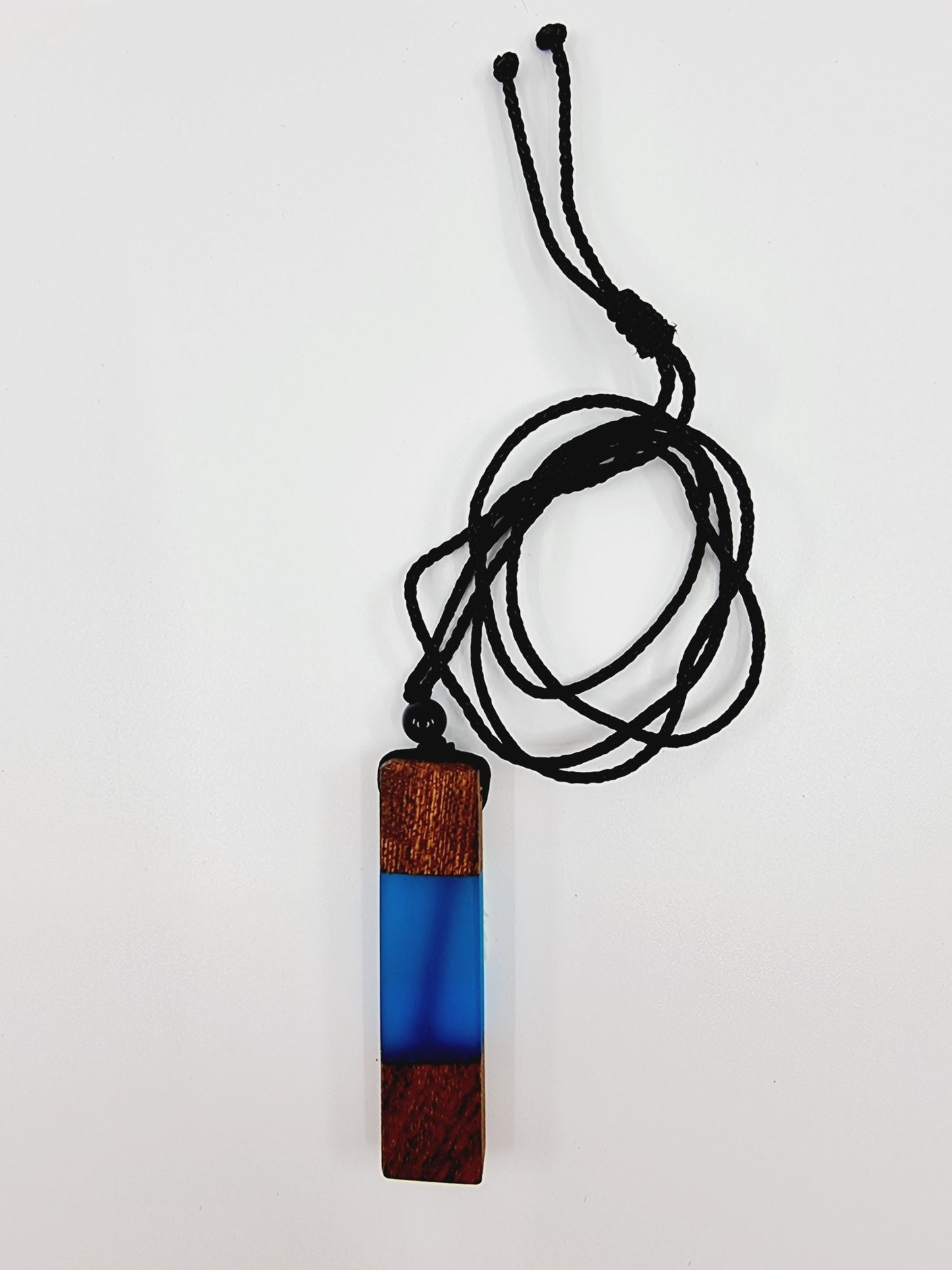 Collier en résine & bois - Marin