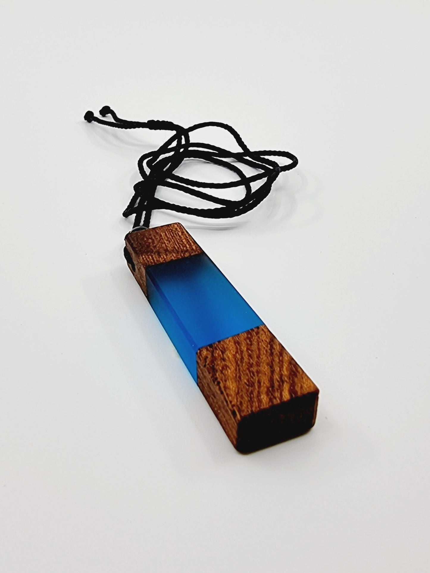 Collier en résine & bois - Marin