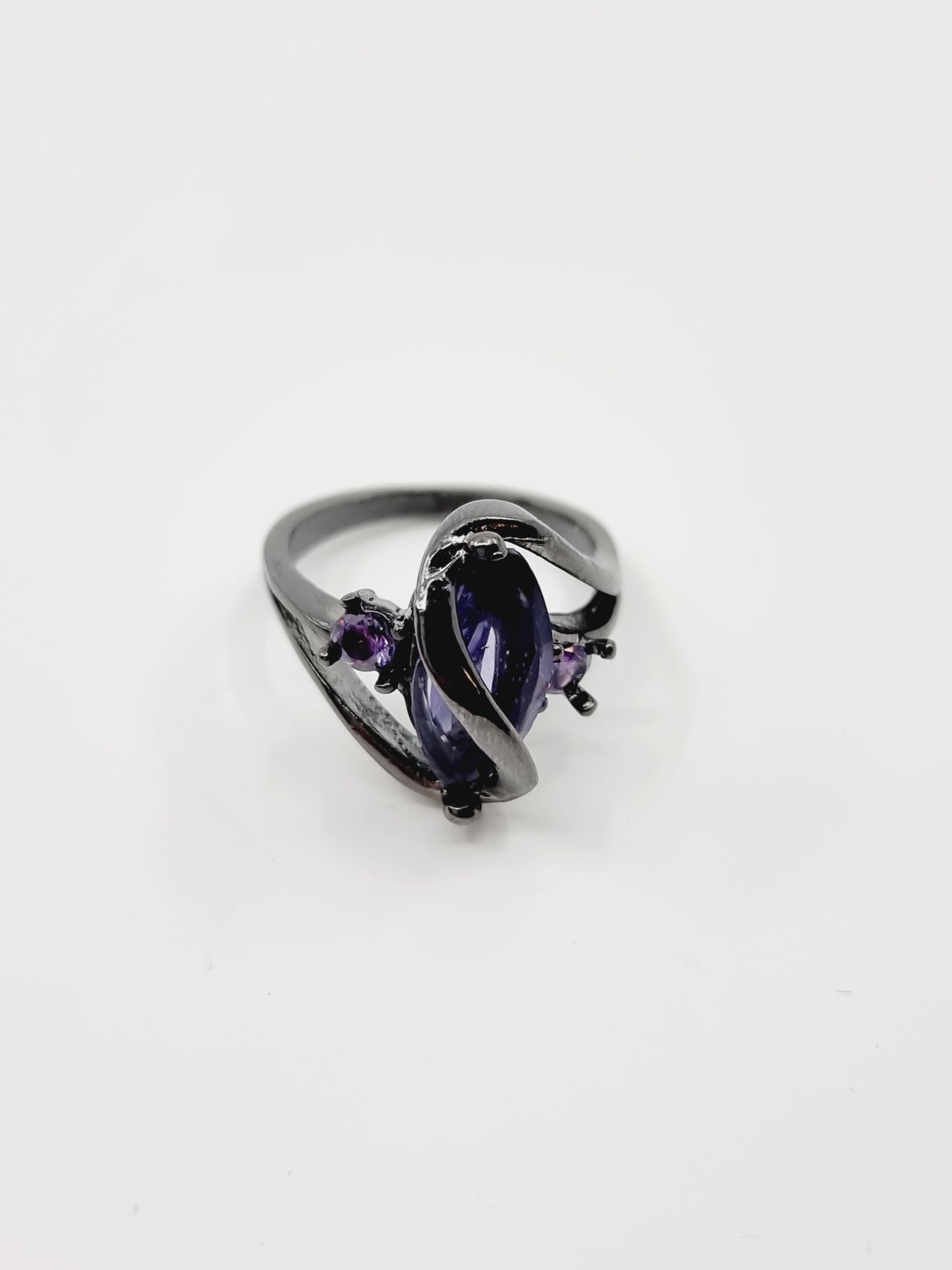 Bague en zircon violet (SIZE : 60)