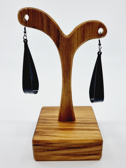 Boucles d'oreilles longues - noires à paillettes argentées