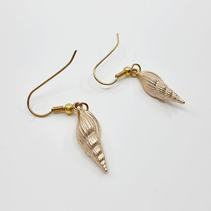 Boucles d'oreilles coquillage - sable/doré