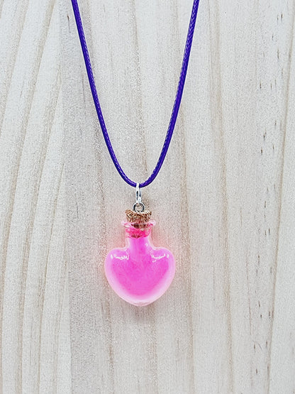 Collier fiole - coeur rose fluo