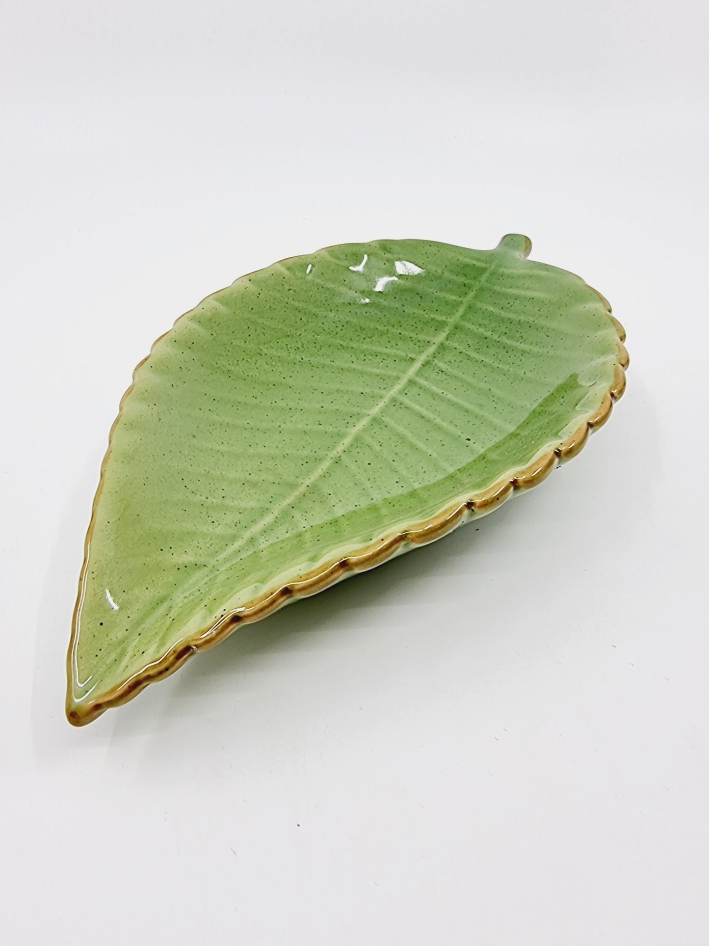 Plat feuille verte