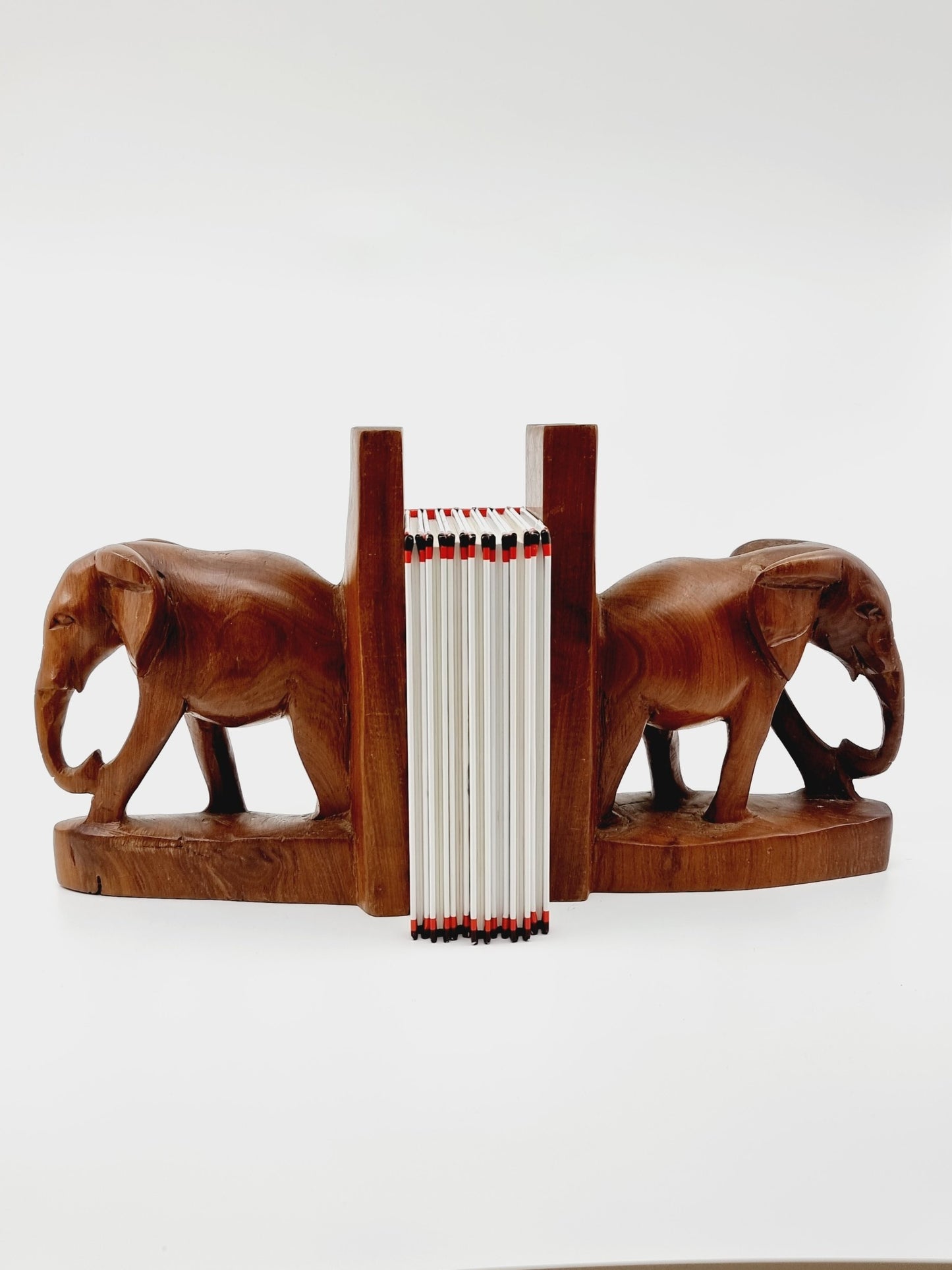 Serre-livres en bois - éléphant (2 pièces)