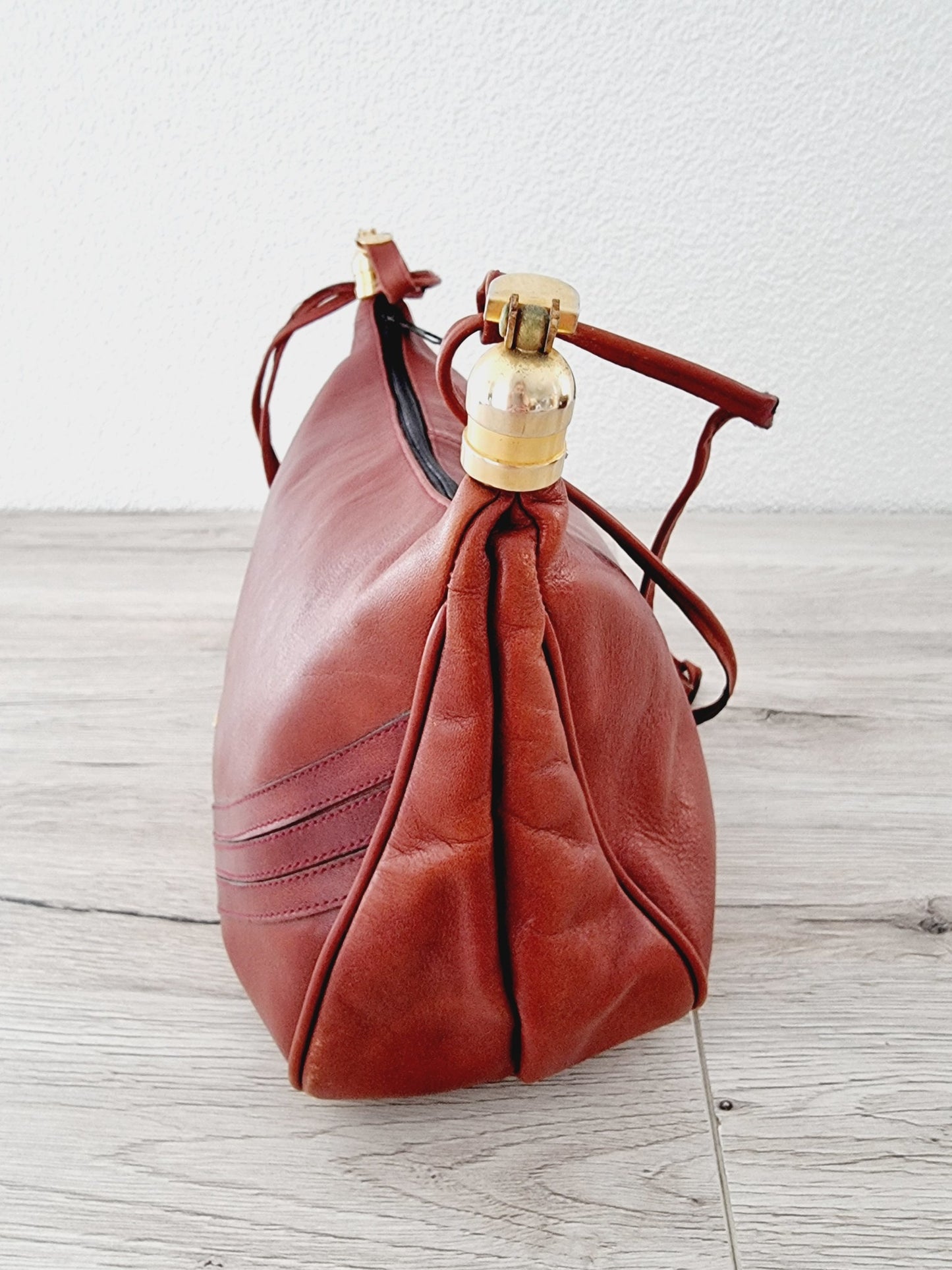 Sac croissant de lune en cuir